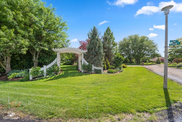 17649 S Richmond Road, Plainfield, IL 60586