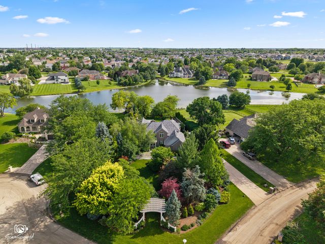 17649 S Richmond Road, Plainfield, IL 60586