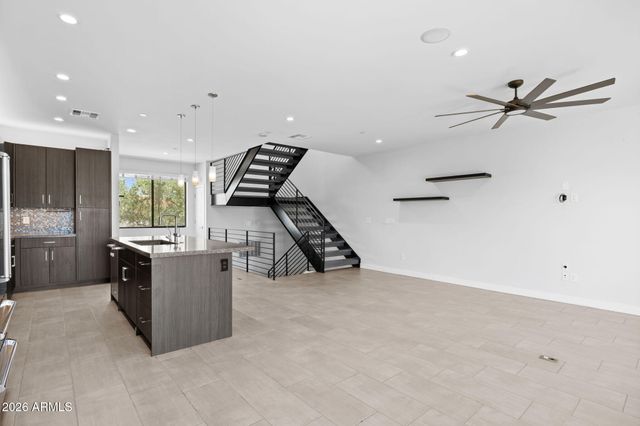 3233 N 70TH Street 1023, Scottsdale, AZ 85251