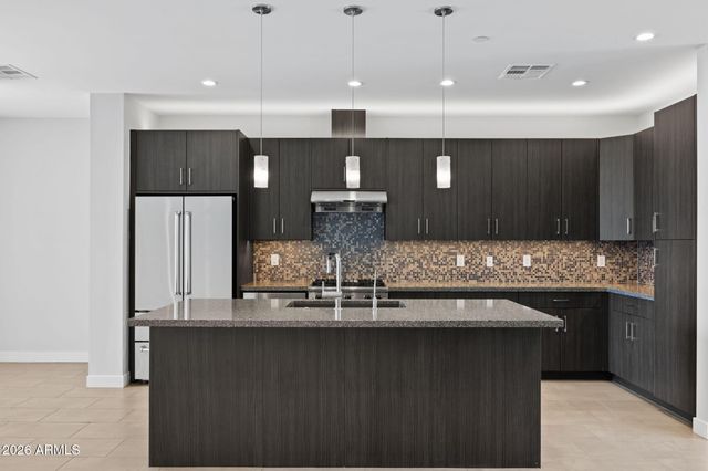 3233 N 70TH Street 1023, Scottsdale, AZ 85251