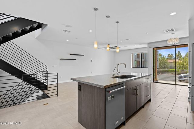 3233 N 70TH Street 1023, Scottsdale, AZ 85251