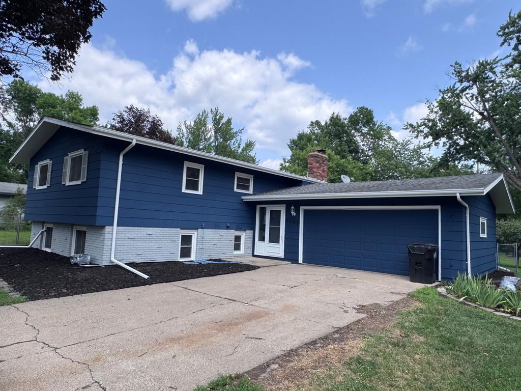 8148 Toledo Avenue N, Brooklyn Park, MN 55443