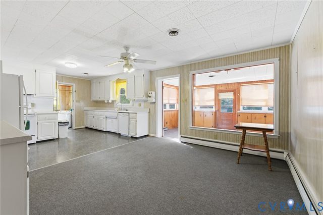 1657 Forest Glenn Cir, Chester, VA 23836