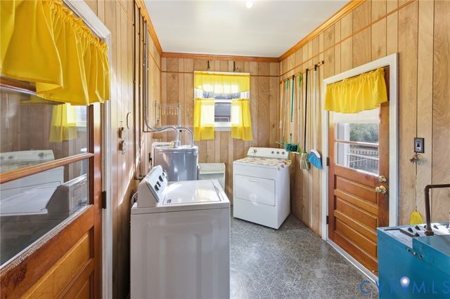 1657 Forest Glenn Cir, Chester, VA 23836