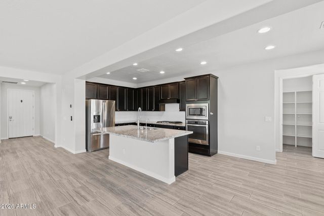 130 N BAY Drive, Gilbert, AZ 85233
