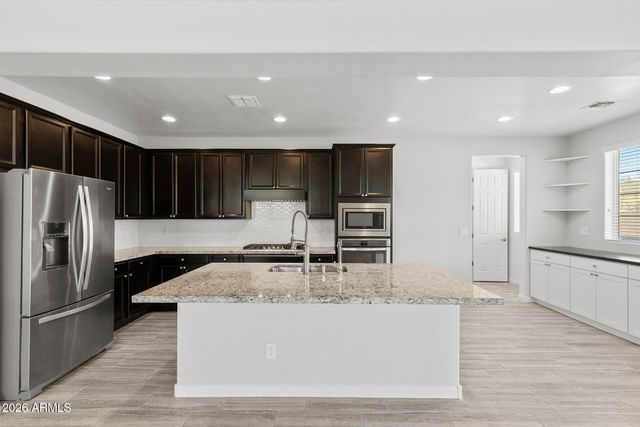 130 N BAY Drive, Gilbert, AZ 85233