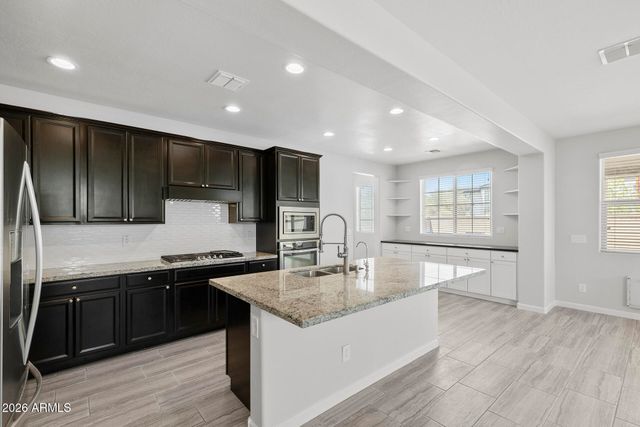 130 N BAY Drive, Gilbert, AZ 85233
