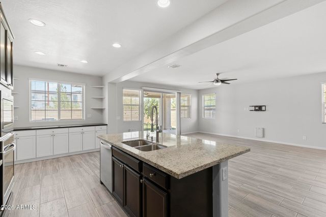 130 N BAY Drive, Gilbert, AZ 85233