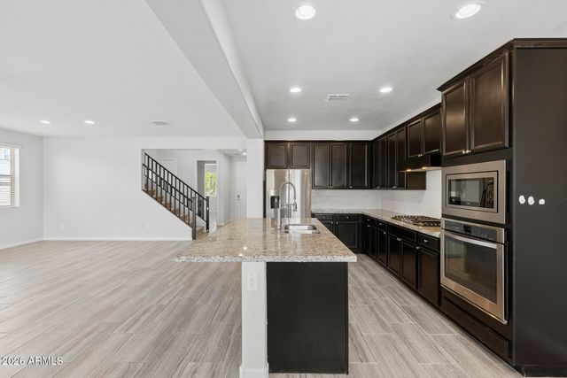 130 N BAY Drive, Gilbert, AZ 85233