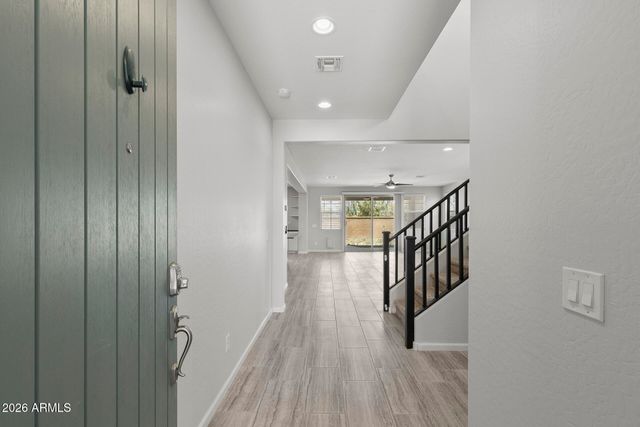 130 N BAY Drive, Gilbert, AZ 85233