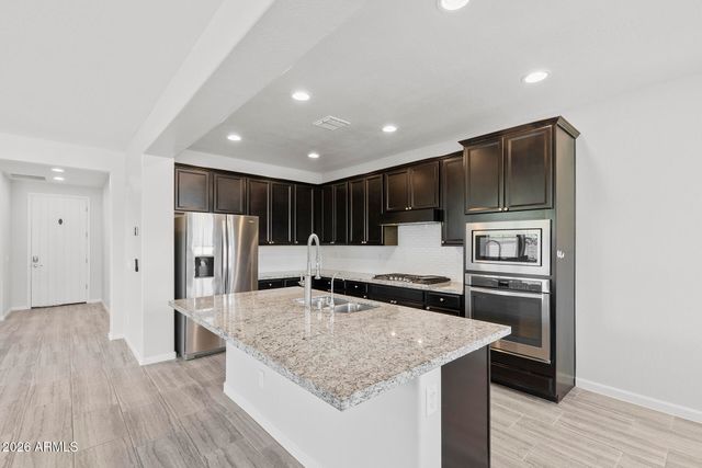130 N BAY Drive, Gilbert, AZ 85233