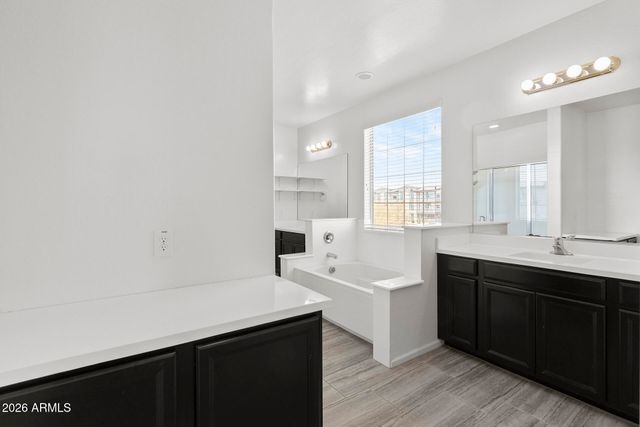 130 N BAY Drive, Gilbert, AZ 85233