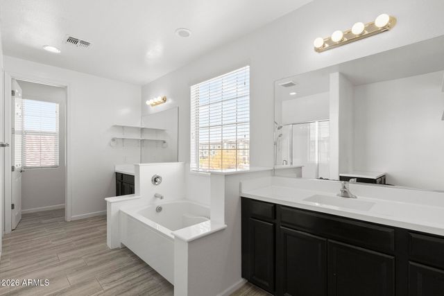 130 N BAY Drive, Gilbert, AZ 85233