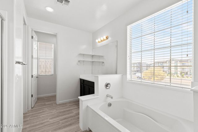 130 N BAY Drive, Gilbert, AZ 85233
