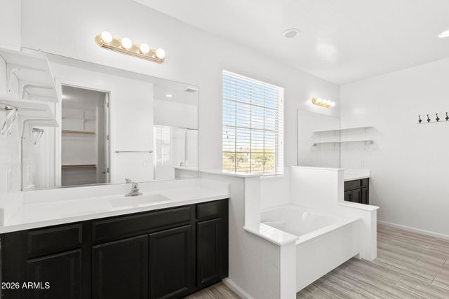 130 N BAY Drive, Gilbert, AZ 85233