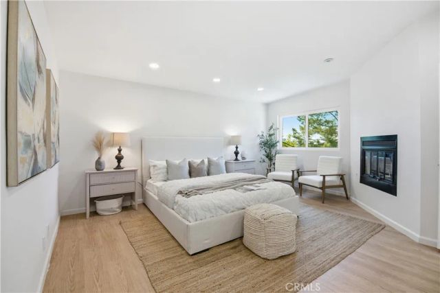 3023 Berkeley 1, Los Angeles, CA 90026