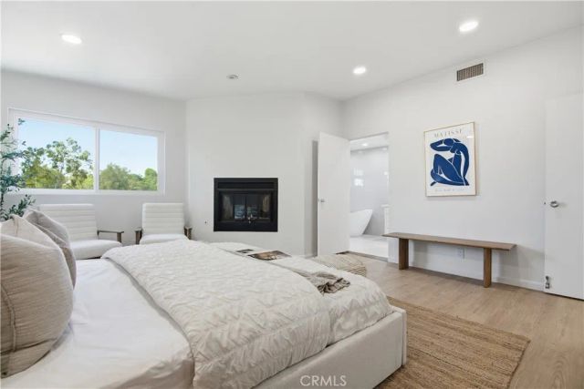 3023 Berkeley 1, Los Angeles, CA 90026