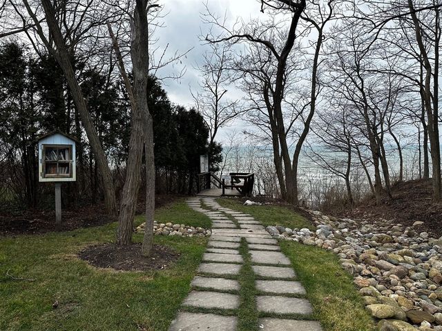 Maple Street, South Haven, MI 49090