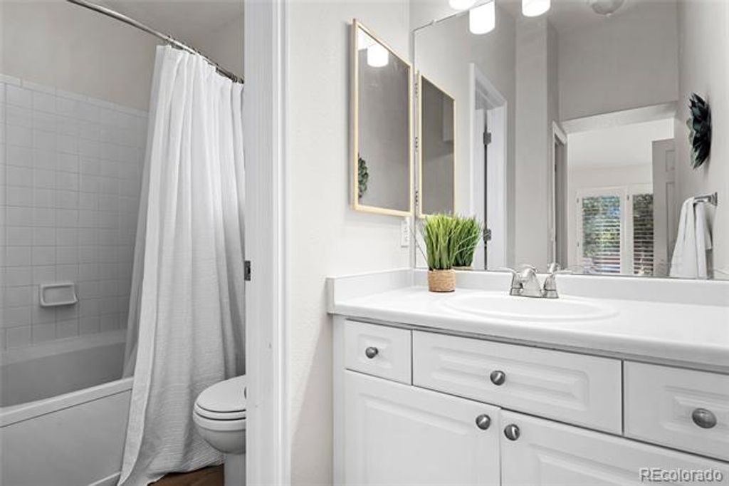 Image 18 of property listing at 9568 Wangaratta Court, Highlands Ranch, CO 80130