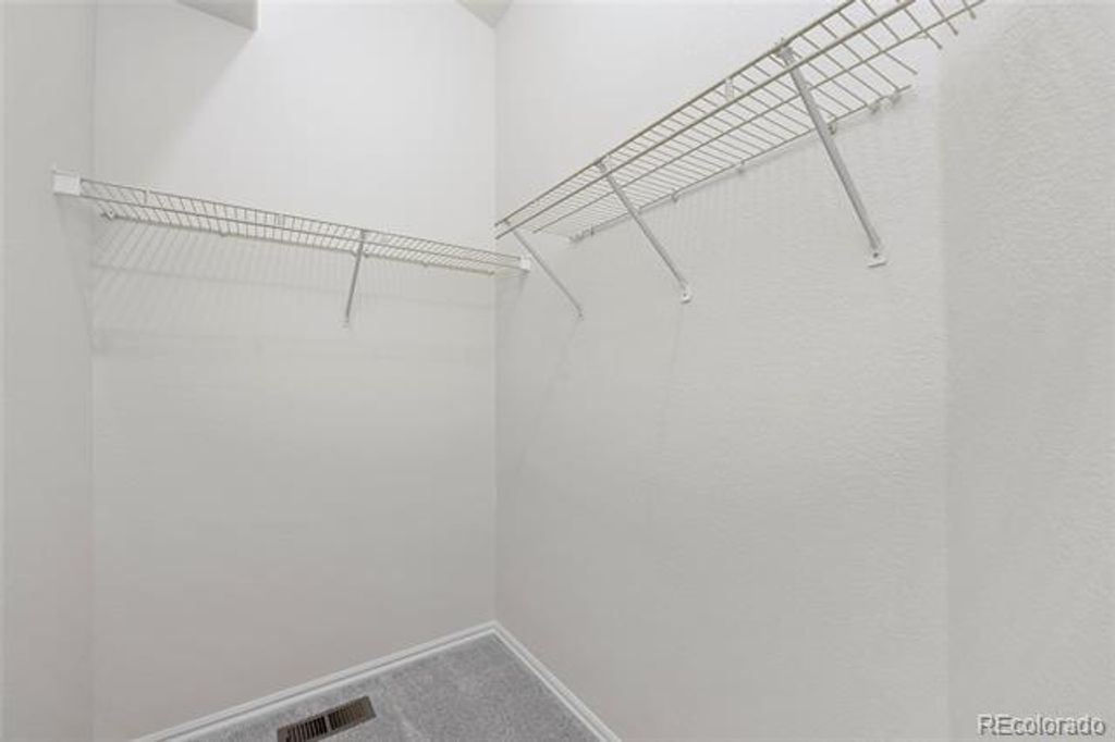 Image 19 of property listing at 9568 Wangaratta Court, Highlands Ranch, CO 80130