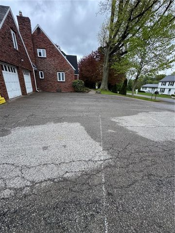 106 Milheim Dr, Center Twp, PA 16001