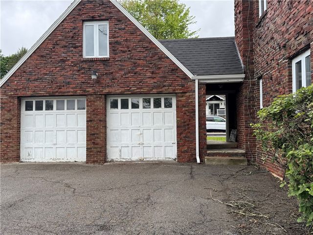 106 Milheim Dr, Center Twp, PA 16001