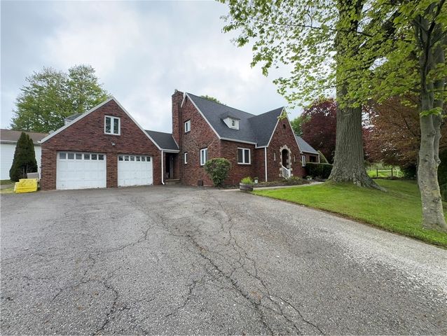106 Milheim Dr, Center Twp, PA 16001