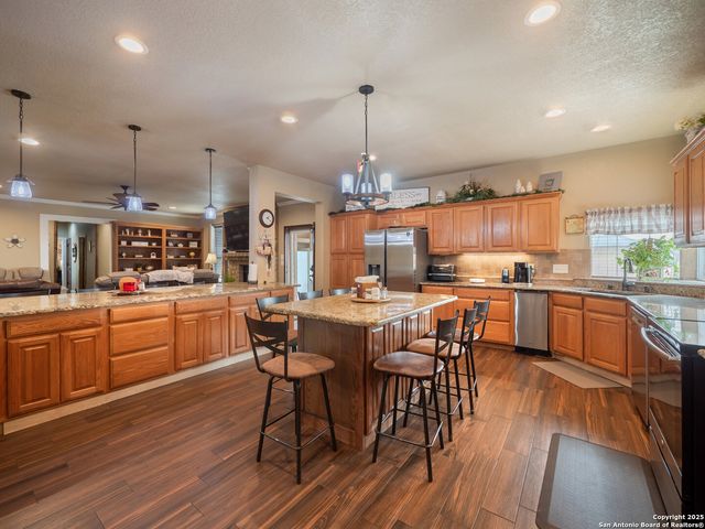 617 State Highway 123 N, Stockdale, TX 78160