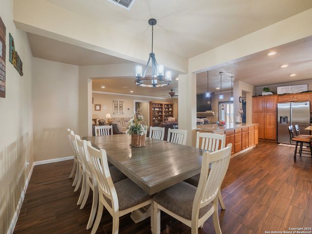 617 State Highway 123 N, Stockdale, TX 78160