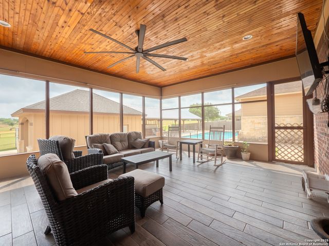 617 State Highway 123 N, Stockdale, TX 78160