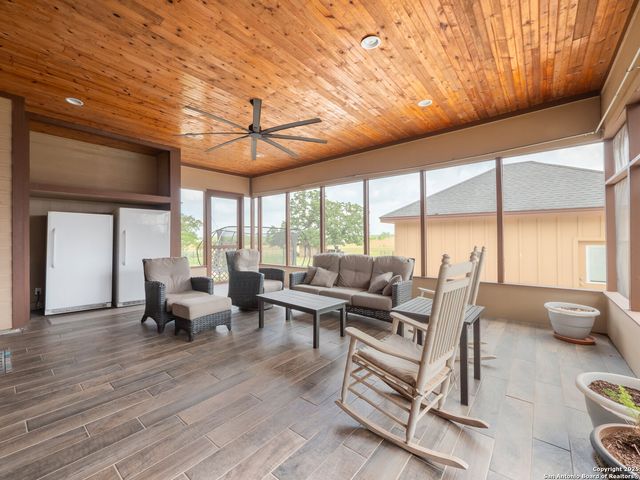 617 State Highway 123 N, Stockdale, TX 78160