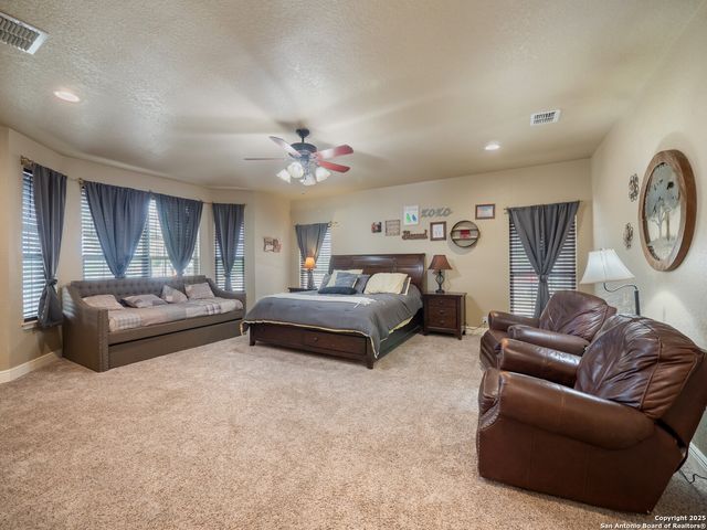 617 State Highway 123 N, Stockdale, TX 78160