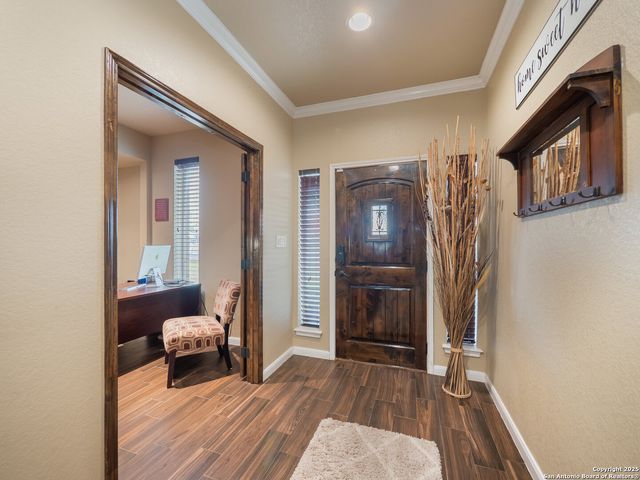 617 State Highway 123 N, Stockdale, TX 78160