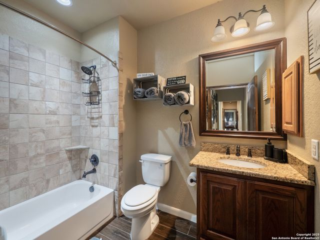 617 State Highway 123 N, Stockdale, TX 78160