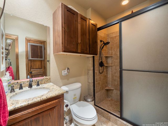 617 State Highway 123 N, Stockdale, TX 78160