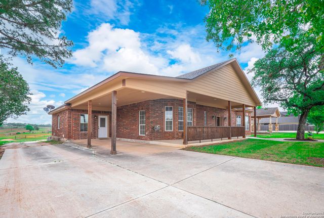 617 State Highway 123 N, Stockdale, TX 78160