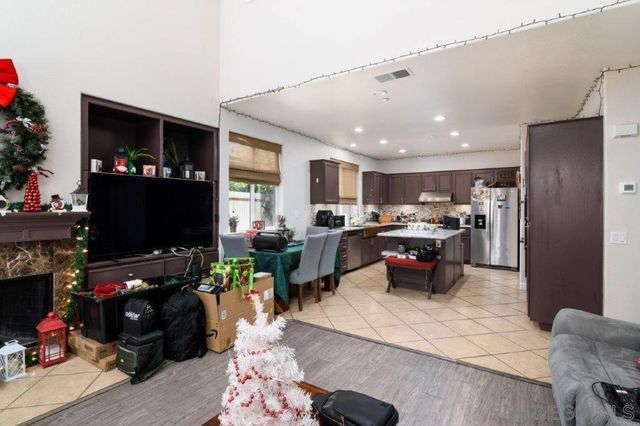 569 Inverlochy Dr, Fallbrook, CA 92028