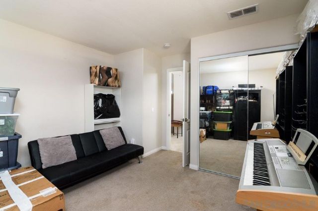 569 Inverlochy Dr, Fallbrook, CA 92028