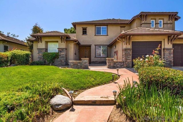 569 Inverlochy Dr, Fallbrook, CA 92028
