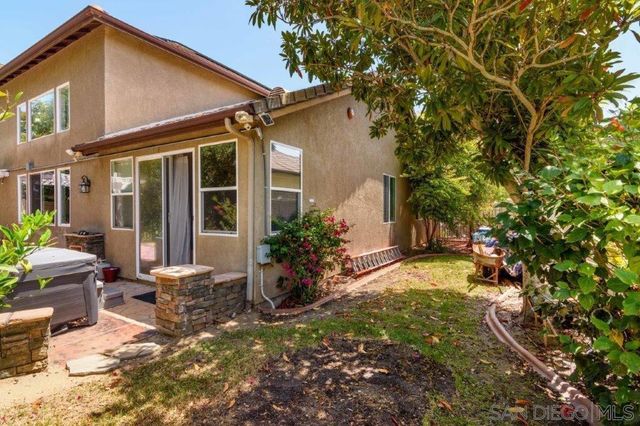 569 Inverlochy Dr, Fallbrook, CA 92028