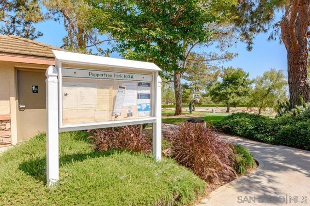 569 Inverlochy Dr, Fallbrook, CA 92028