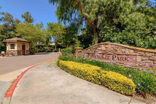569 Inverlochy Dr, Fallbrook, CA 92028