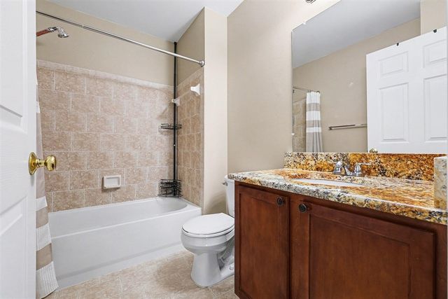 56607 Long Island Drive, Utica, MI 48316