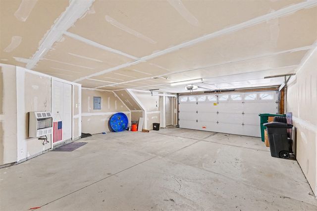 56607 Long Island Drive, Utica, MI 48316