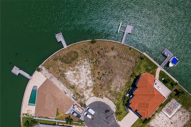 11050 5TH STREET E, Treasure Island, FL 33706