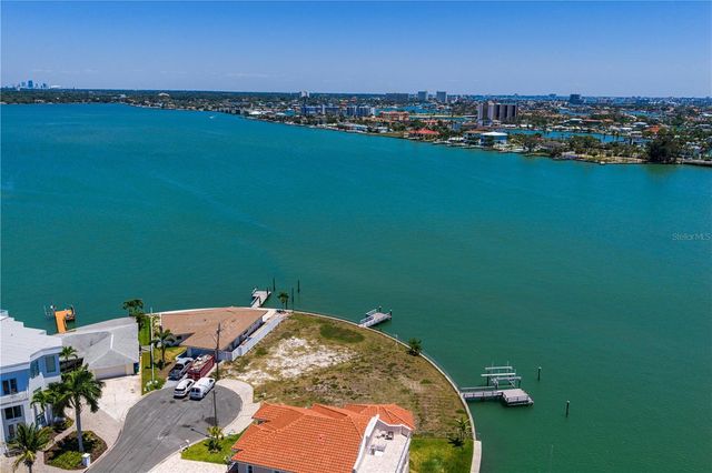 11050 5TH STREET E, Treasure Island, FL 33706