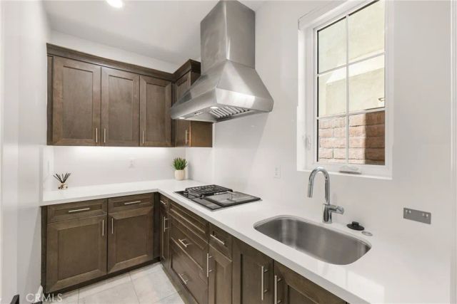 65 Glacier Valley, Irvine, CA 92602