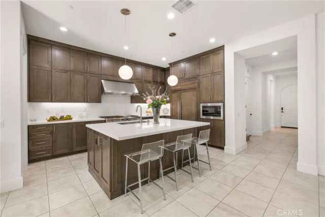 65 Glacier Valley, Irvine, CA 92602