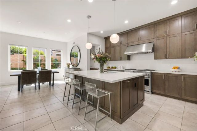 65 Glacier Valley, Irvine, CA 92602