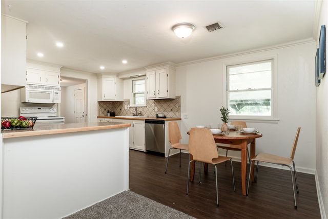 239 W 83rd St S, Haysville, KS 67060